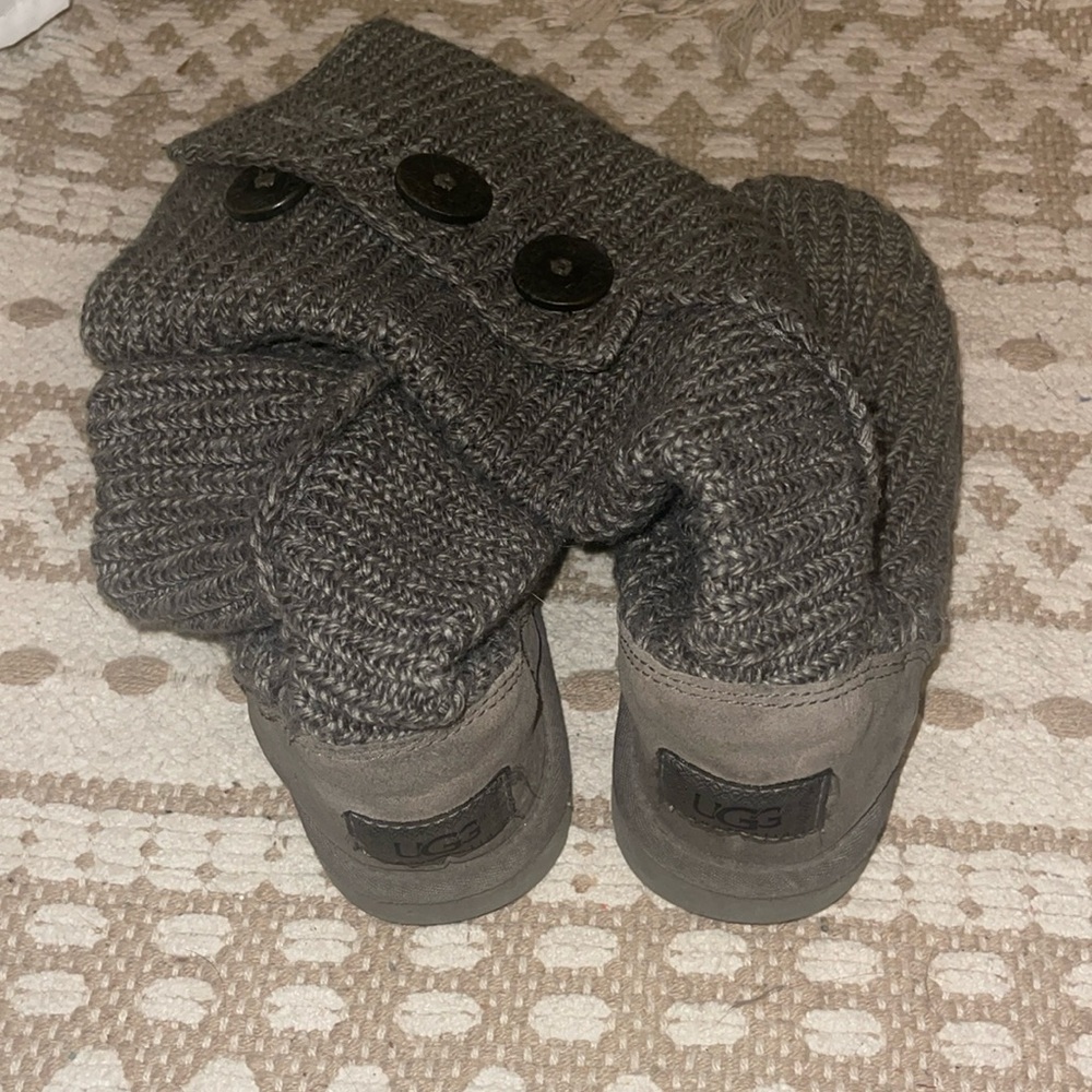 Ugg gray knitted boots size 6